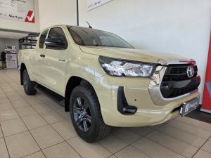 Toyota Hilux 2.4GD-6 Xtra cab Raider manual - Image 1