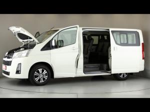 Toyota Quantum 2.8 LWB bus 11-seater GL - Image 12