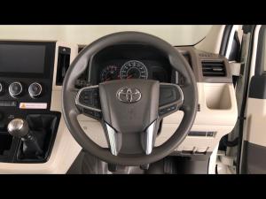 Toyota Quantum 2.8 LWB bus 11-seater GL - Image 26