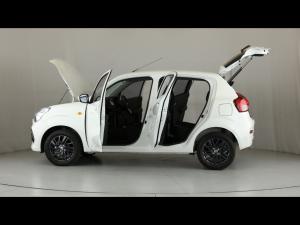 Toyota Vitz 1.0 XR manual - Image 11