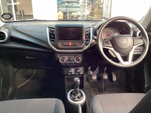 Toyota Vitz 1.0 XR manual - Image 6