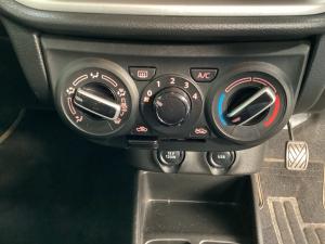 Toyota Vitz 1.0 XR manual - Image 15