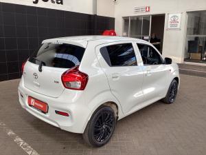 Toyota Vitz 1.0 XR manual - Image 2