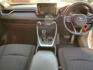 Toyota RAV4 2.0 GX auto - Image 6