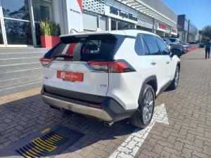 Toyota RAV4 2.0 VX - Image 2