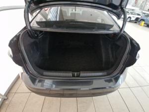 Volkswagen Polo 1.6 - Image 14