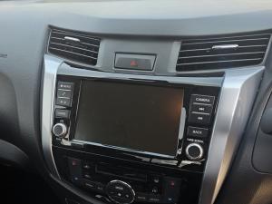 Nissan Navara 2.5D LE 4X4 automatic D/C - Image 23