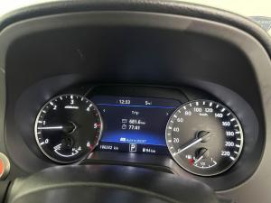 Nissan Navara 2.5DDTI LE/LE Plus automatic D/C - Image 11