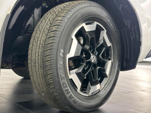 Nissan Navara 2.5DDTI LE/LE Plus automatic D/C - Image 16