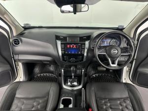 Nissan Navara 2.5DDTI LE/LE Plus automatic D/C - Image 20