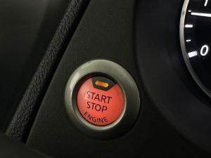 Nissan Navara 2.5DDTI LE/LE Plus automatic D/C - Image 5