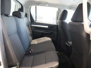 Toyota Hilux 2.4GD-6 double cab 4x4 Raider auto - Image 4
