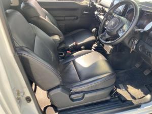 Suzuki Jimny 1.5 GLX AllGrip 3-door manual - Image 7