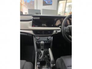 Mahindra XUV700 2.0T AX5 - Image 13