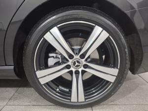 Mercedes-Benz C-Class C220d Avantgarde - Image 16