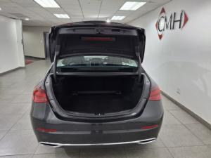 Mercedes-Benz C-Class C220d Avantgarde - Image 4