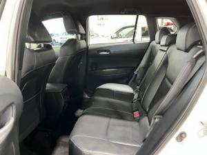 Toyota Corolla Cross 1.8 XS - Image 13