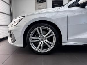 Audi A3 sedan 40TFSI S line - Image 2