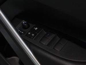 Toyota Corolla Cross 1.8 Xi - Image 24