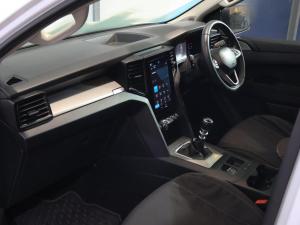 Volkswagen Amarok 2.0TDI double cab Life manual - Image 18