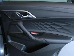 MG HS 2.0T Luxury - Image 19