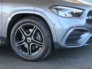 Mercedes-Benz GLA GLA200 Progressive - Image 10