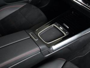 Mercedes-Benz GLA GLA200d Progressive - Image 13