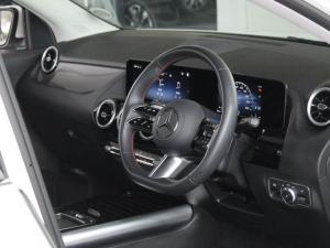 Mercedes-Benz GLA GLA200d Progressive - Image 15
