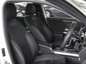 Mercedes-Benz GLA GLA200d Progressive - Image 17