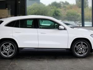 Mercedes-Benz GLA GLA200d Progressive - Image 3