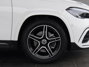 Mercedes-Benz GLA GLA200d Progressive - Image 4
