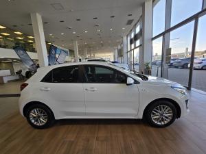 Kia Rio hatch 1.4 LS - Image 13