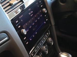 Volkswagen Golf R - Image 19