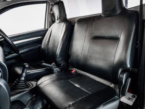 Toyota Hilux 2.0 single cab S (aircon) - Image 13