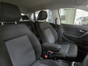 Volkswagen Polo Vivo hatch 1.6 Life - Image 4