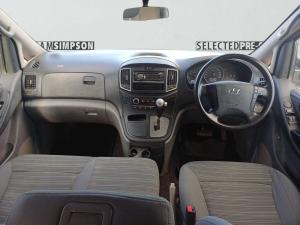Hyundai H-1 2.5VGTi panel van - Image 10