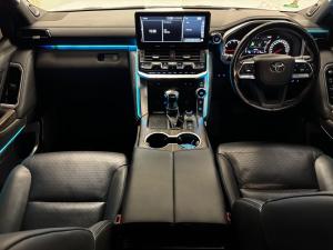 Toyota Land Cruiser 300 3.5T ZX - Image 6