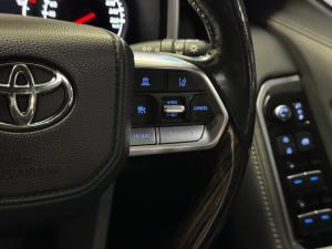 Toyota Land Cruiser 300 3.5T ZX - Image 10