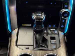 Toyota Land Cruiser 300 3.5T ZX - Image 11