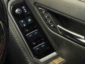 Toyota Land Cruiser 300 3.5T ZX - Image 18