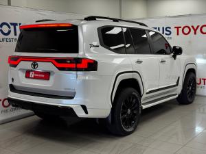 Toyota Land Cruiser 300 3.5T ZX - Image 2