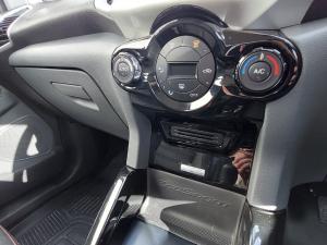 Ford EcoSport 1.5TDCi Titanium - Image 12