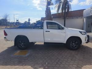 Toyota Hilux 2.4GD-6 single cab Raider manual - Image 3