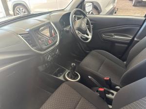 Toyota Vitz 1.0 XR manual - Image 7