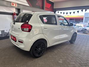 Toyota Vitz 1.0 XR manual - Image 2