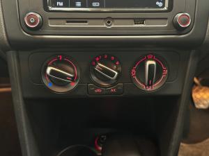 Volkswagen Polo sedan 1.6 Comfortline - Image 14