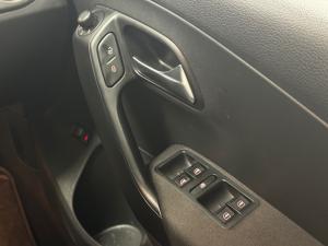 Volkswagen Polo sedan 1.6 Comfortline - Image 18