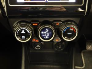 Suzuki Swift 1.2 GLX manual - Image 13