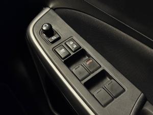Suzuki Swift 1.2 GLX manual - Image 17