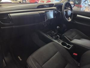 Toyota Hilux 2.4GD-6 double cab Raider manual - Image 7